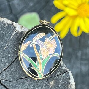 Vintage Cloisonné Double-Sided Puff Pendant – Excellent Condition